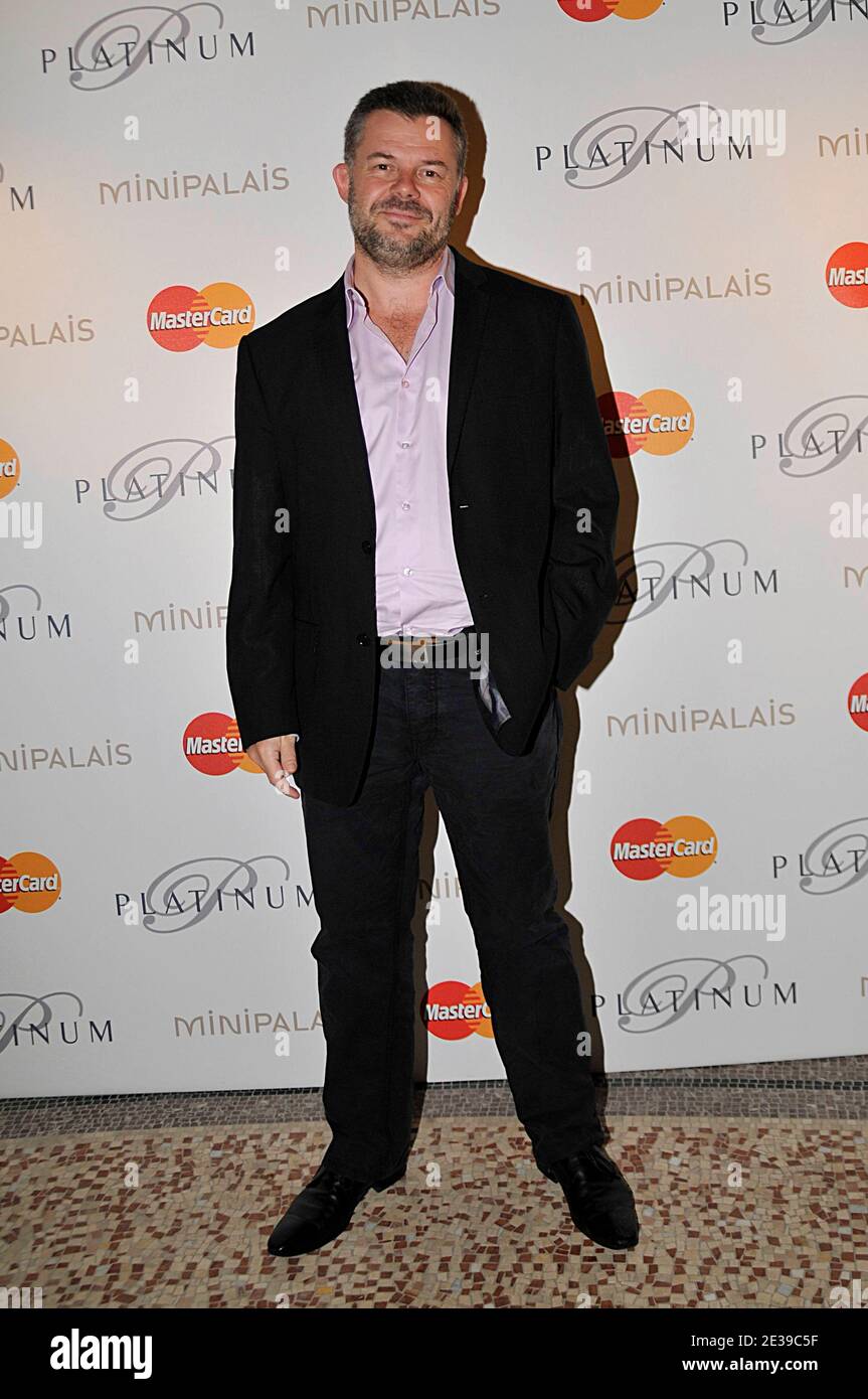 Eric Naulleau nimmt am 4. Oktober 2010 am Abend der Platinum MasterCard im Grand Palais in Paris Teil. Foto von Thierry Plessis/ABACAPRESS.COM Stockfoto