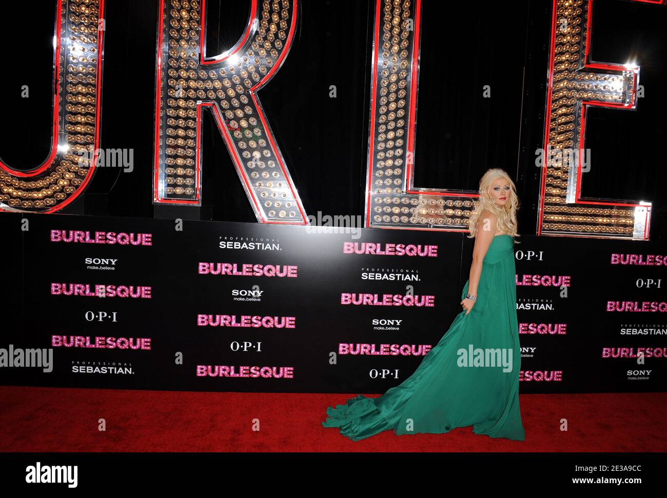 Die Darstellerin Christina Aguilera kommt zur Premiere von 'Burlesque', die am 15. November 2010 im Grauman's Chinese Theatre in Hollywood, Los Angeles, CA, USA, stattfand. Foto von Lionel Hahn/ABACAPRESS.COM Stockfoto