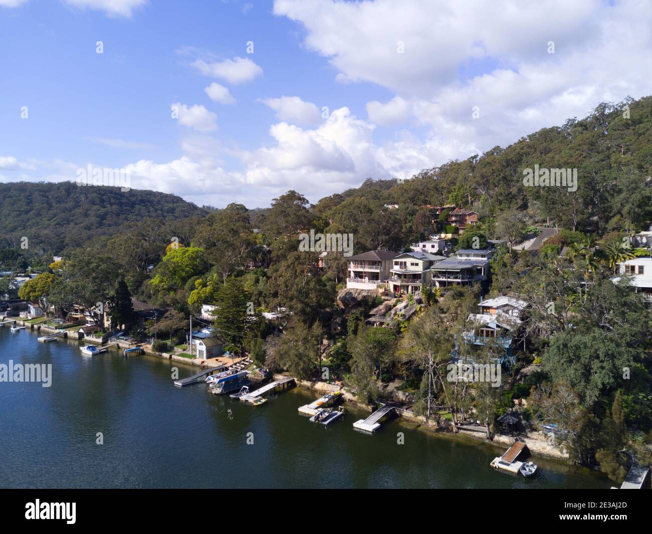 Luftaufnahme von Woronora, einem Vorort am Flussufer im Süden von Sydney, Australien Stockfoto