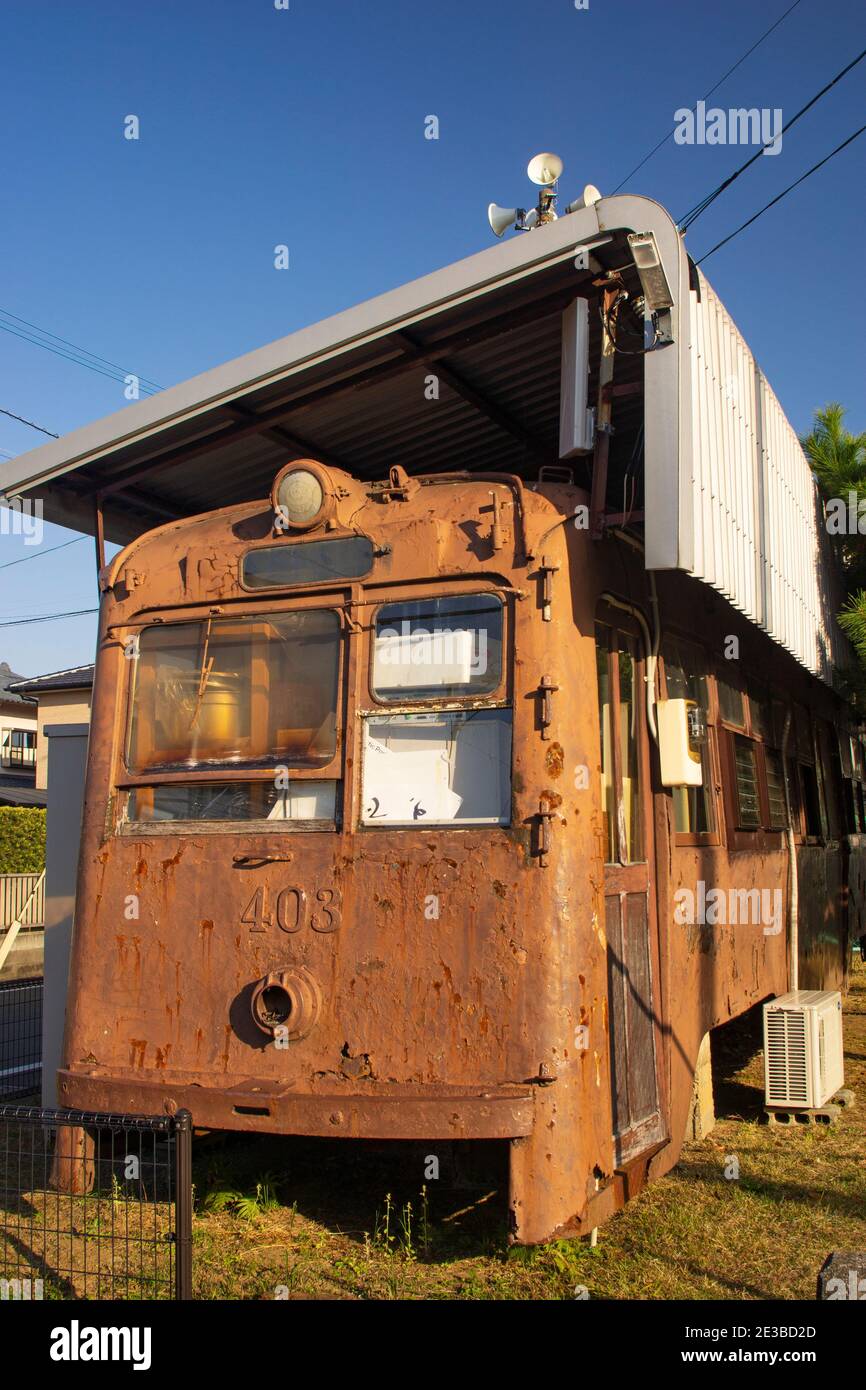 Rentner Auto der Kumamoto City Tram 400 Serie, Kumamoto Präfektur, Japan Stockfoto