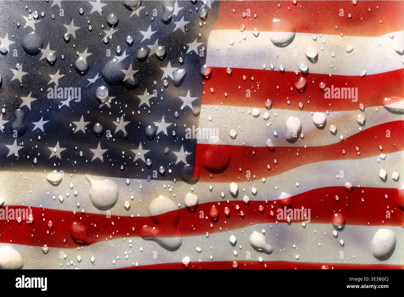 Amerikanische Flagge, Sterne und Streifen, mit nassen Wassertropfen darauf. USA Land Symbol des Patriotismus Stockfoto
