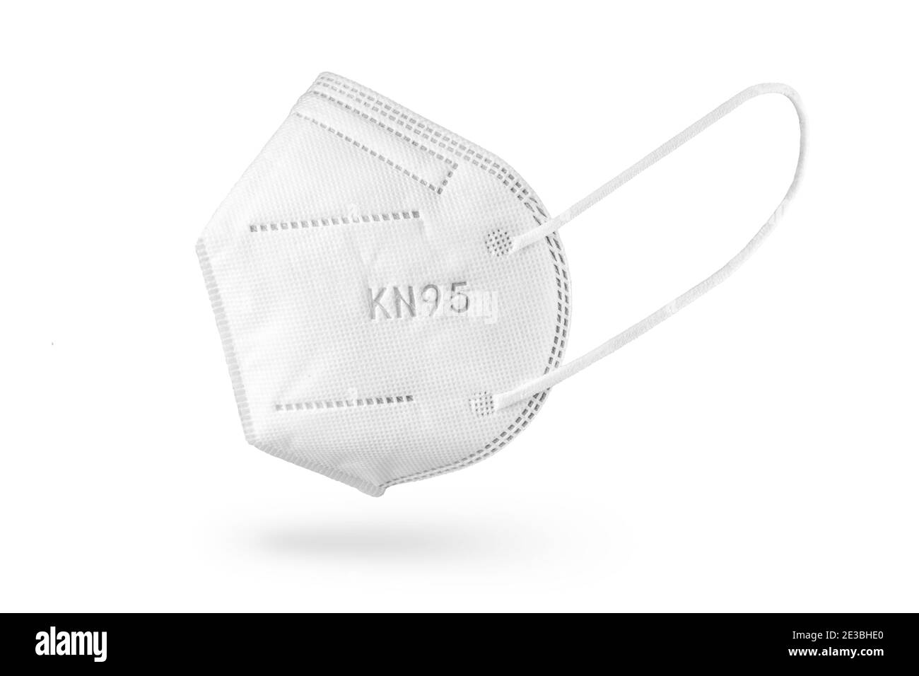 KN95 FFP2 Gesichtsmaske isoliert auf weißem Hintergrund. Persönliche Schutzausrüstung gegen Coronavirus Covid-19 Stockfoto