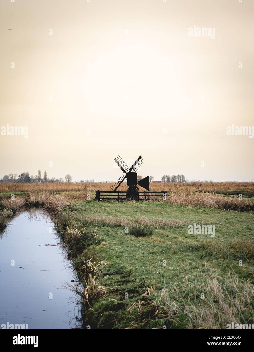 Abend in Zaanse Schans Zaandam, Niederlande. Januar 17 2021 Stockfoto