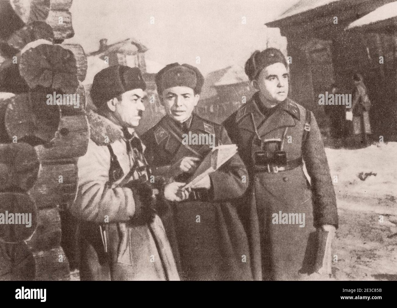 Wachen Generalmajor Iwan Panfilow mit den Offizieren des Divisionshauptquartiers am 18. November 1941. Stockfoto
