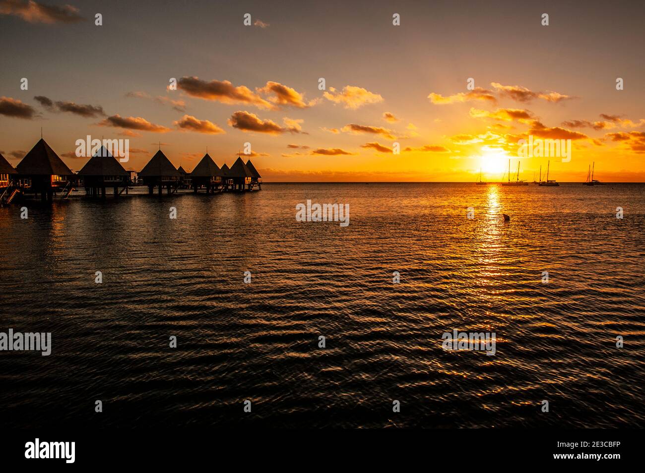 Über Wasser touristischen Pavillons von Îlot Maître, Neukaledonien, Südpazifik, Ozeanien Stockfoto