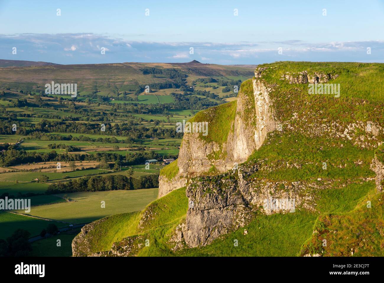 Dramatische Landschaft am Winnats Pass im Peak District Nationalpark, Derbyshire, England Stockfoto