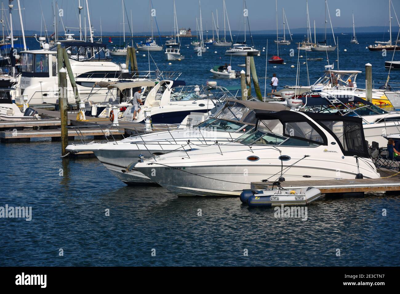 Yachten im Hafen von Rockland im Sommer, Maine, USA. Stockfoto