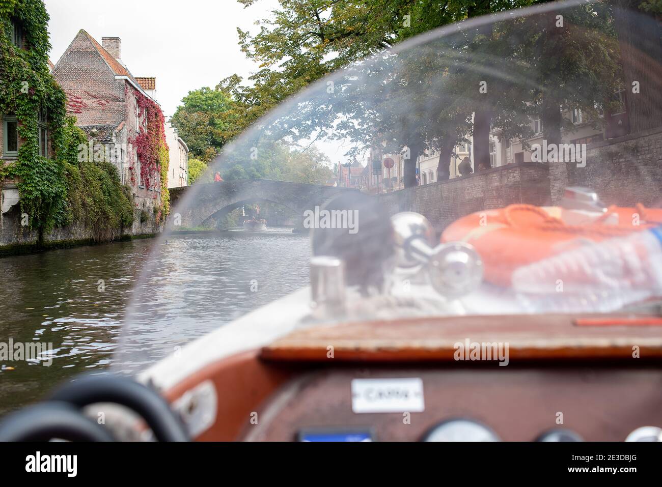 Brügge, Belgien - 04. Oktober 2019: Besichtigung mit dem Boot Stockfoto
