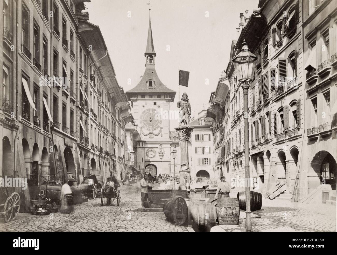 Vintage 19. Jahrhundert Foto: Die Zytglogge ist ein Wahrzeichen mittelalterlichen Turm in Bern, Schweiz. Erbaut im frühen 13. Jahrhundert, hat es der Stadt als Wachturm, Gefängnis, Uhrturm, Zentrum des städtischen Lebens und Bürgerdenkmal gedient. Stockfoto