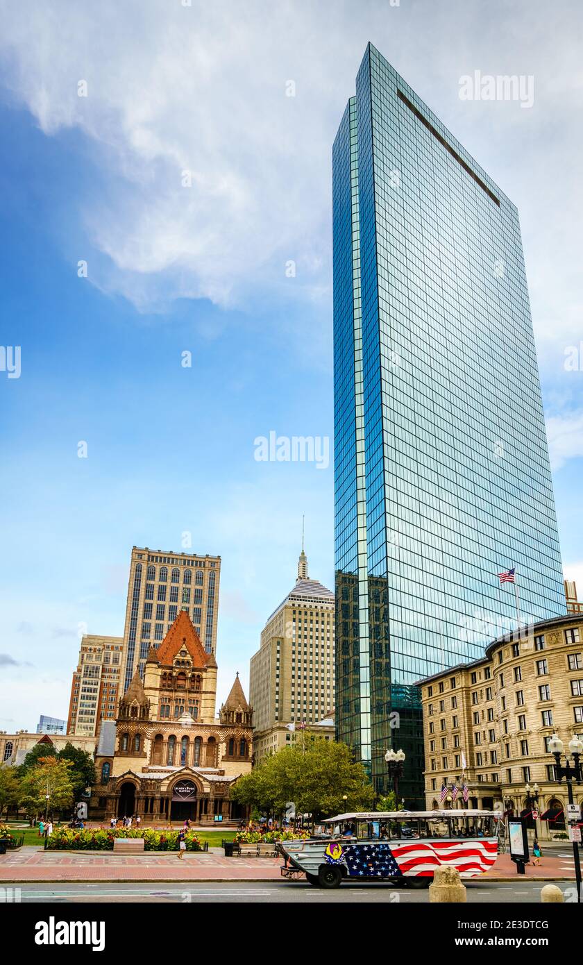 Boston, MA, 27. September 2020: John Hancock Tower und Trinity Church in Downtown Boston Stockfoto