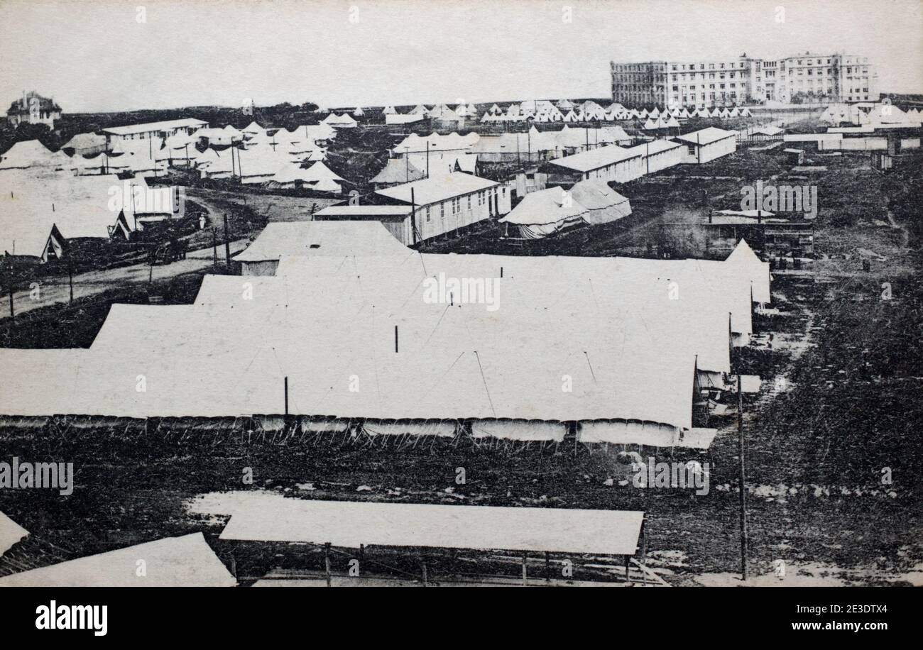 Eine historische Ansicht von Zelten und dem Hotel Trianon im British General Hospital Nr. 3 in Le Tréport, seine-Maritime, Frankreich. Aus einer Postkarte c. 1914-1915. Stockfoto