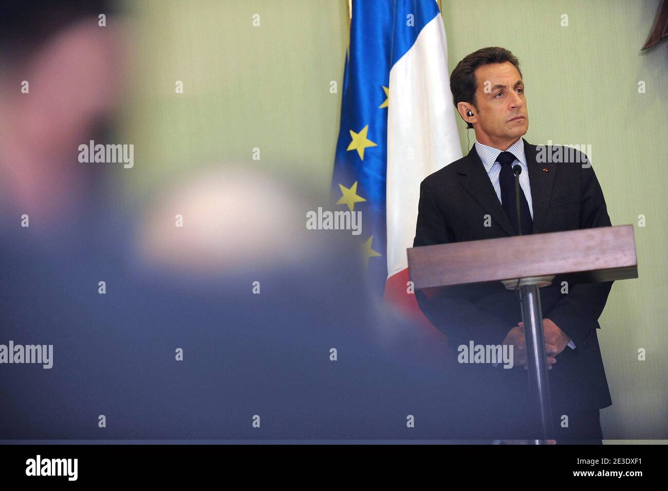 Der französische Präsident Nicolas Sarkozy bei einer Pressekonferenz im Präsidentenpalast in Damaskus, Syrien, am 6. Januar 2009. Sarkozy forderte Syrien am Dienstag auf, die Hamas zu überzeugen, bei den internationalen Bemühungen zur Beendigung des israelischen Angriffs im Gazastreifen zusammenzuarbeiten. Foto von Elodie Gregoire/ABACAPRESS.COM Stockfoto