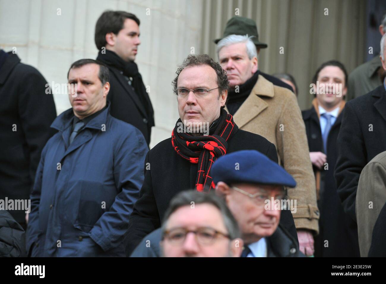 Der französische TV-Moderator Julien Lepers übergab die Hommage an den französischen Konditormeister Gaston Lenotre bei einer Messe in der Madeleine-Kirche in Paris am 13. Januar 2009. Gaston Lenotre, der mit seinen Gourmet-Dessertkreationen, die die moderne Patisserie definieren, ein weltweites Imperium baute, starb am 8. Januar 2009 im Alter von 88 Jahren. Foto von Mousse/ABACAPRESS.COM Stockfoto