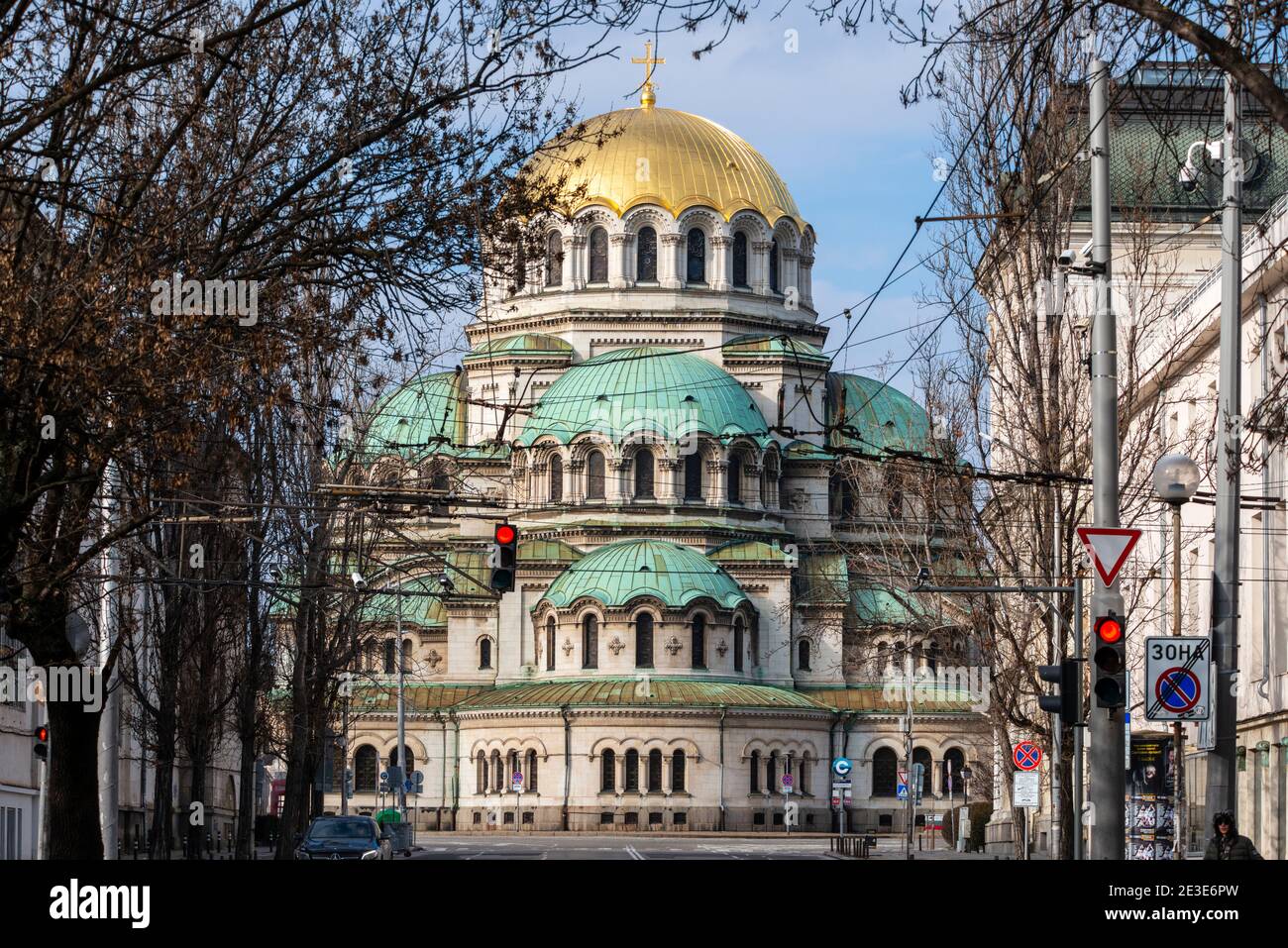 Ruhige Straße Blick außerhalb St. Alexander Newski orthodoxen Kathedrale Ostseite von der Oborishte Straße in Sofia Bulgarien Osteuropa EU gesehen Stockfoto