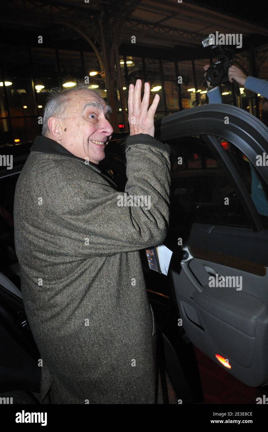 Claude Chabrol nimmt am 18. Januar 2009 am 3. 'Salon du Cinema' in der Grande Halle de la Villette in Paris, Frankreich, Teil. Foto von Helder Januario/ABACAPRESS.COM Stockfoto