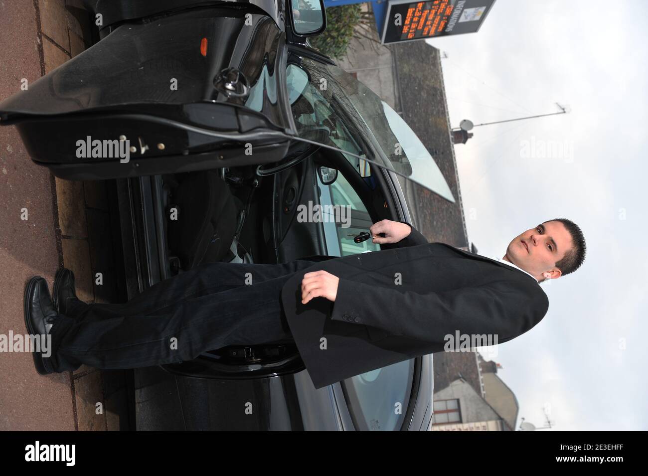 Der französische Sänger Damien Jean ist der neue Trubel im Internet. Er posiert in seinem Dorf, Souppes sur Loing, Frankreich, am 28. Januar 2009. Foto von Nicolas Gouhier/ABACAPRESS.COM Stockfoto