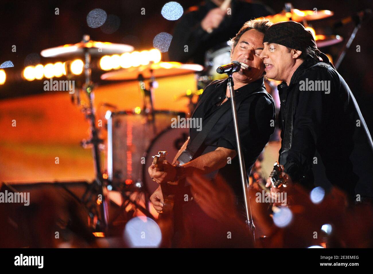 Bruce Springsteen tritt beim Super Bowl XLIII auf. Tampa, Florida, USA am 1. Februar 2009. Foto von Lionel Hahn/ABACAPRESS.COM Stockfoto