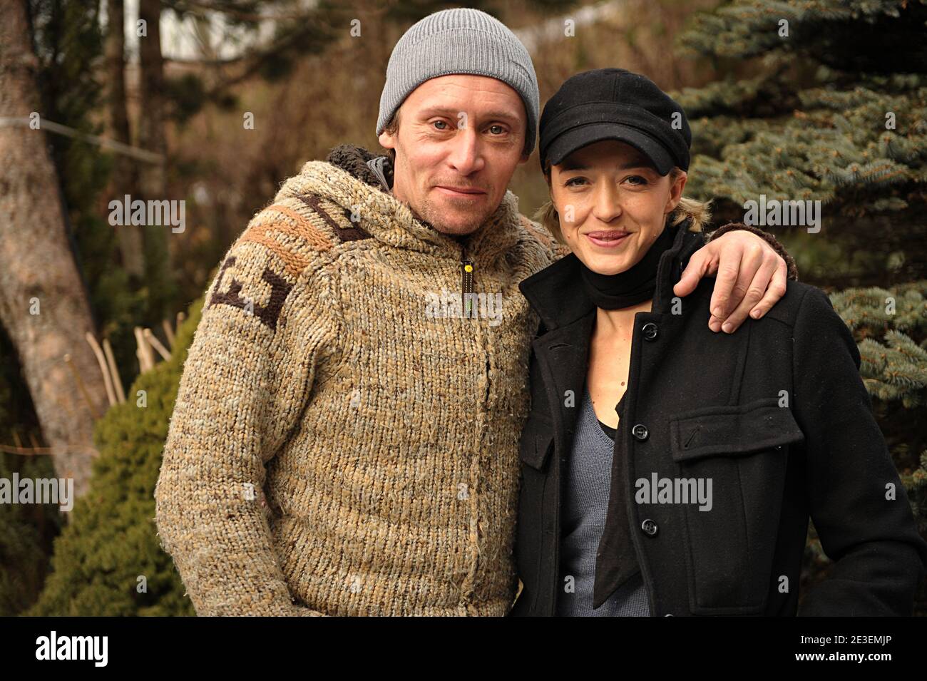 EXKLUSIV. Die französischen Schauspieler Francis Renaud und Helene De Fougerolles posieren während des 16. Filmfestivals "Fantastik Art" am 1. Februar 2009 in Gerardmer, Frankreich. Foto von Giancarlo Gorassini/ABACAPRESS.COM Stockfoto