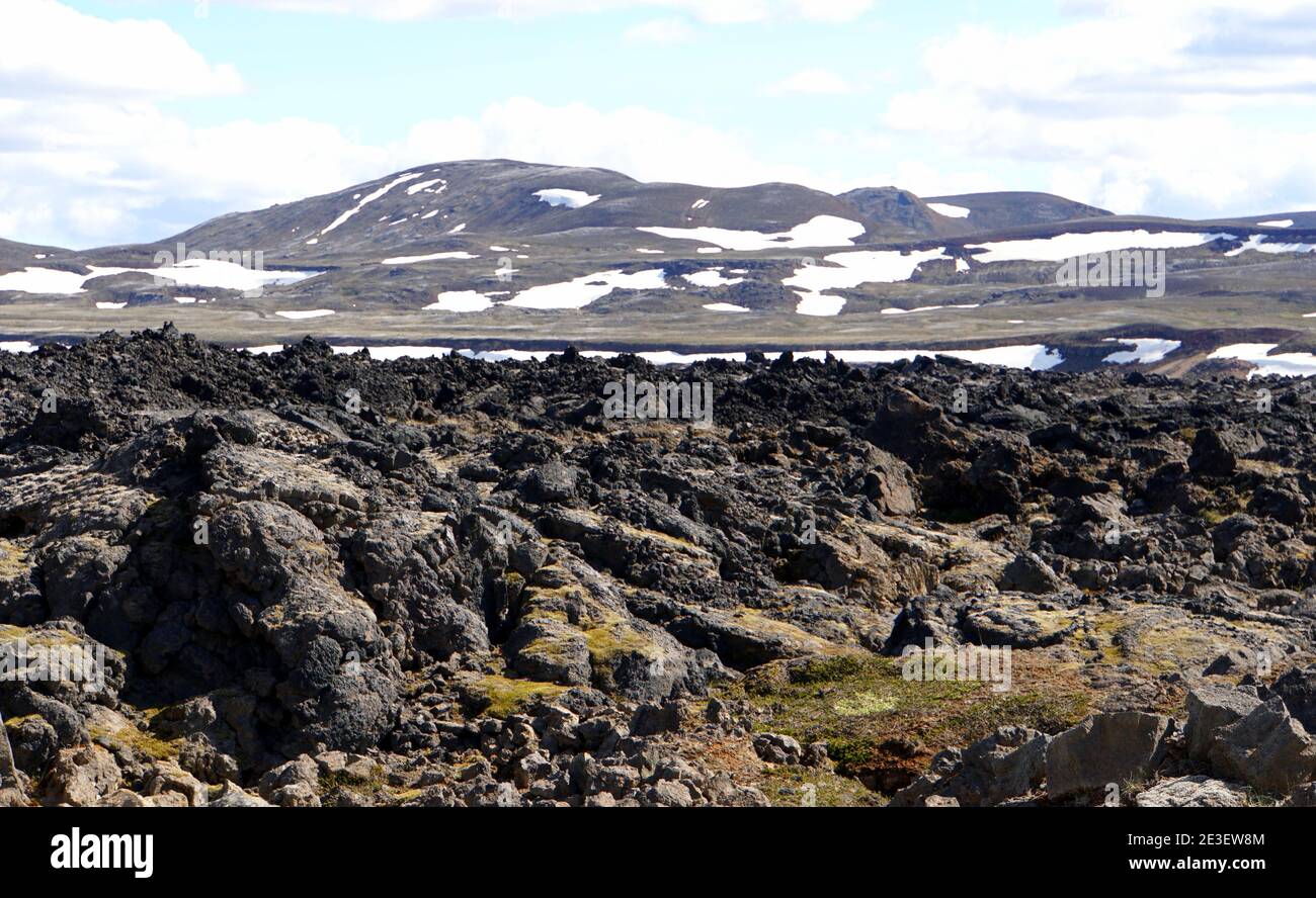 Die Überreste der letzten Vulkanausbrüche zwischen dem Jahr 1975 und 1984 im Krafla Lava Feld bei Myvatn, Island im Sommer Stockfoto