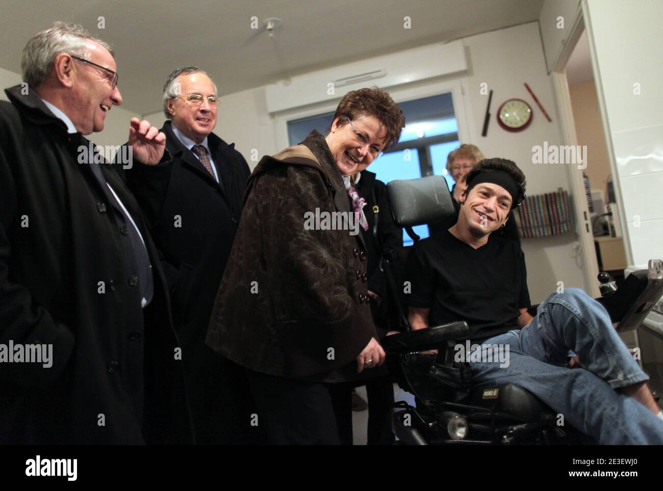 Die französische Ministerin für Wohnungsbau Christine Boutin besucht am 6. Februar 2009 den Sozialwohnheim für behinderte Menschen in Tassin La Demi Lune, im Vorort Lyon, Frankreich. Fotos von Vincent Dargent/ABACAPRESS.COM Stockfoto