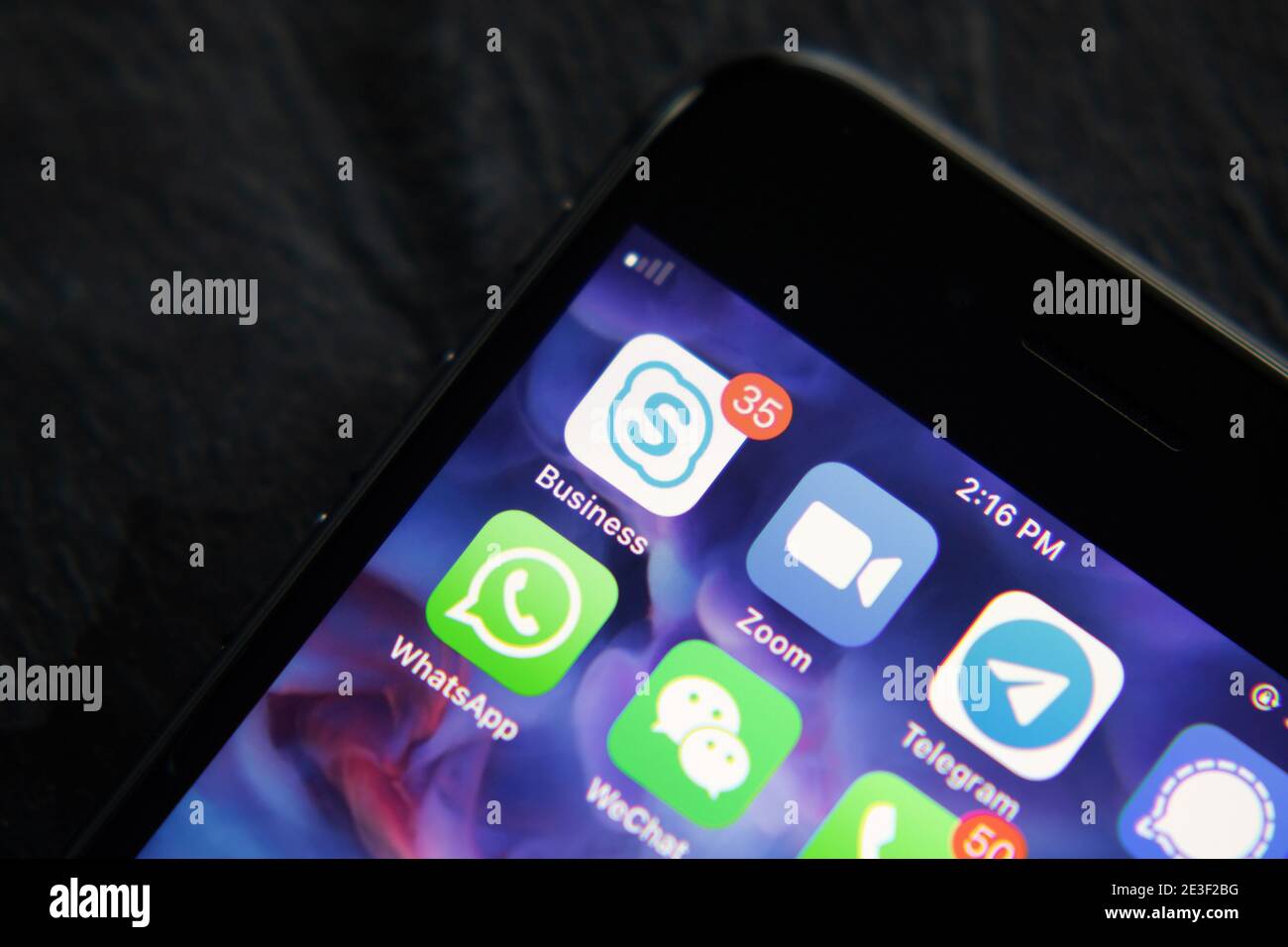 Microsoft Skype ist eine einheitliche Kommunikations- und Collaboration-Plattform, die persistenten Chat am Arbeitsplatz, Video-Meetings Kanada, Alberta kombiniert. Stockfoto