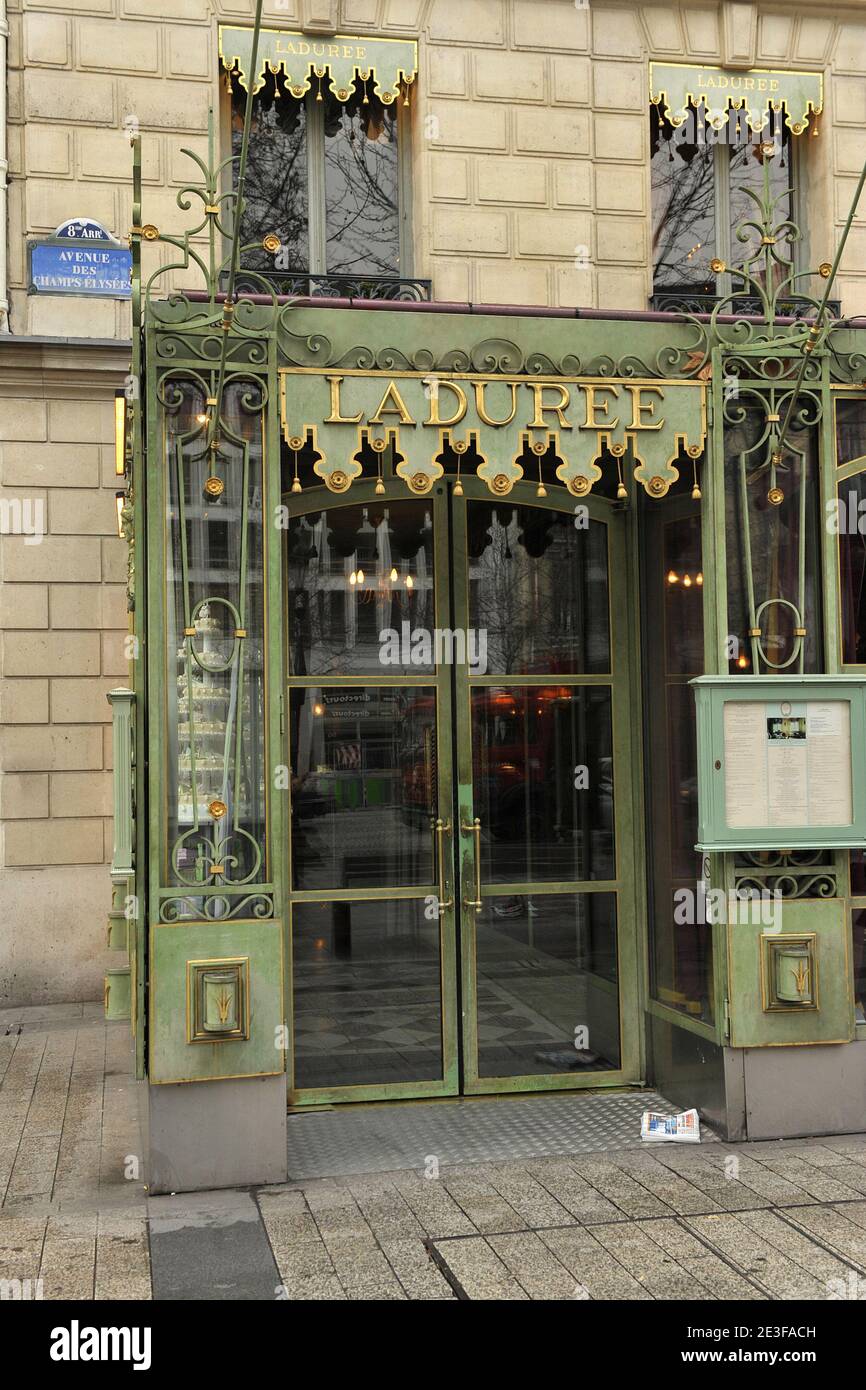Illustration des Teesalons 'La Duree' auf der Champs Elysees in Paris, Frankreich am 27. Februar 2009. Foto von Giancarlo Gorassini/ABACAPRESS.COM Stockfoto