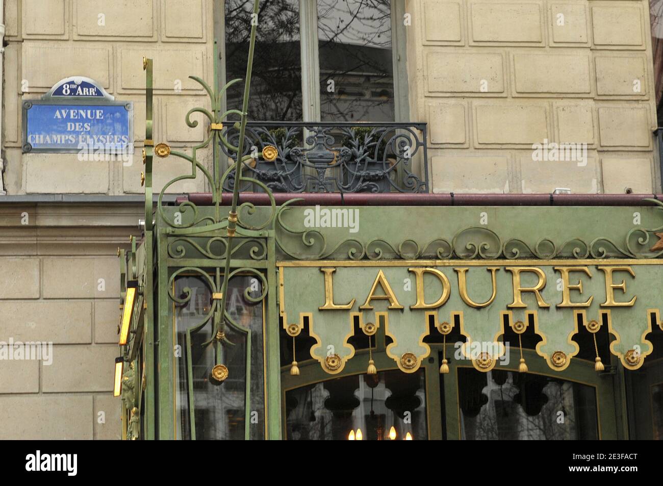 Illustration des Teesalons 'La Duree' auf der Champs Elysees in Paris, Frankreich am 27. Februar 2009. Foto von Giancarlo Gorassini/ABACAPRESS.COM Stockfoto