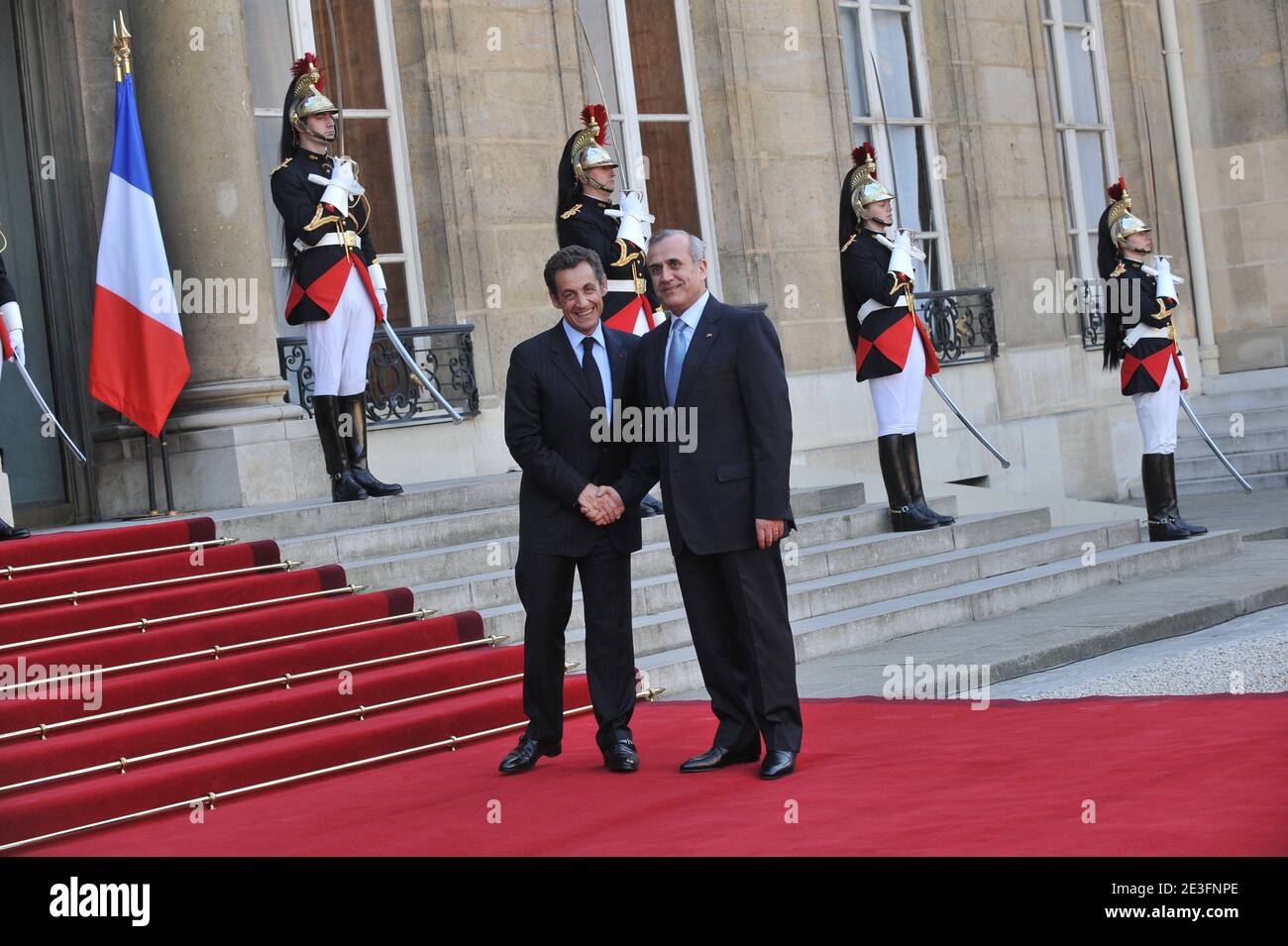 Der französische Präsident Nicolas Sarkozy empfängt den libanesischen Präsidenten Michel Sleiman am 16. März 2009 im Elysee-Palast in Paris. Foto von Abd Rabbo-Mousse//ABACAPRESS.COM Stockfoto