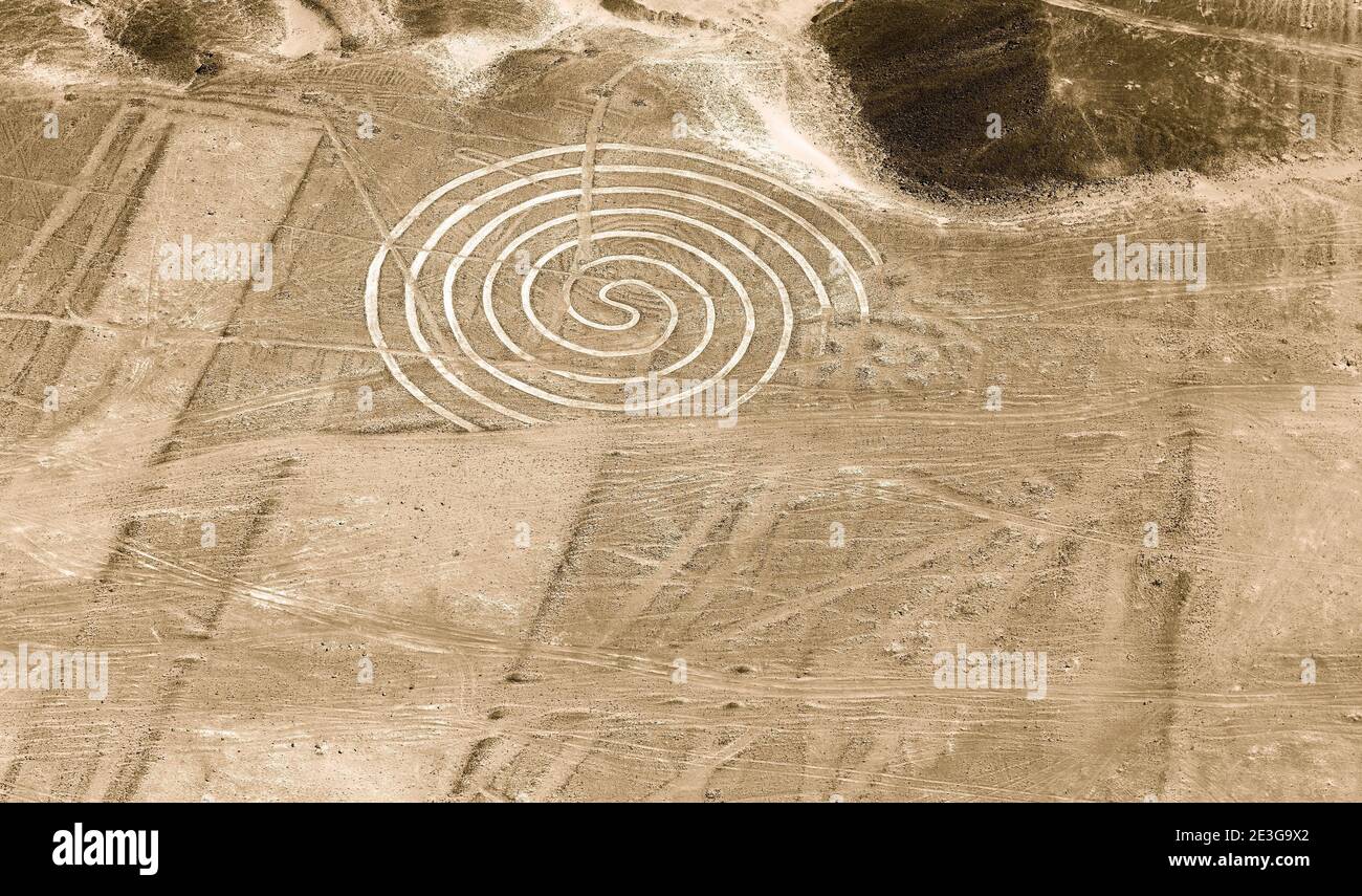 Nazca Linien Zeichnung Geoglyphe der Spirale, Nazca Wüste, Peru. Stockfoto