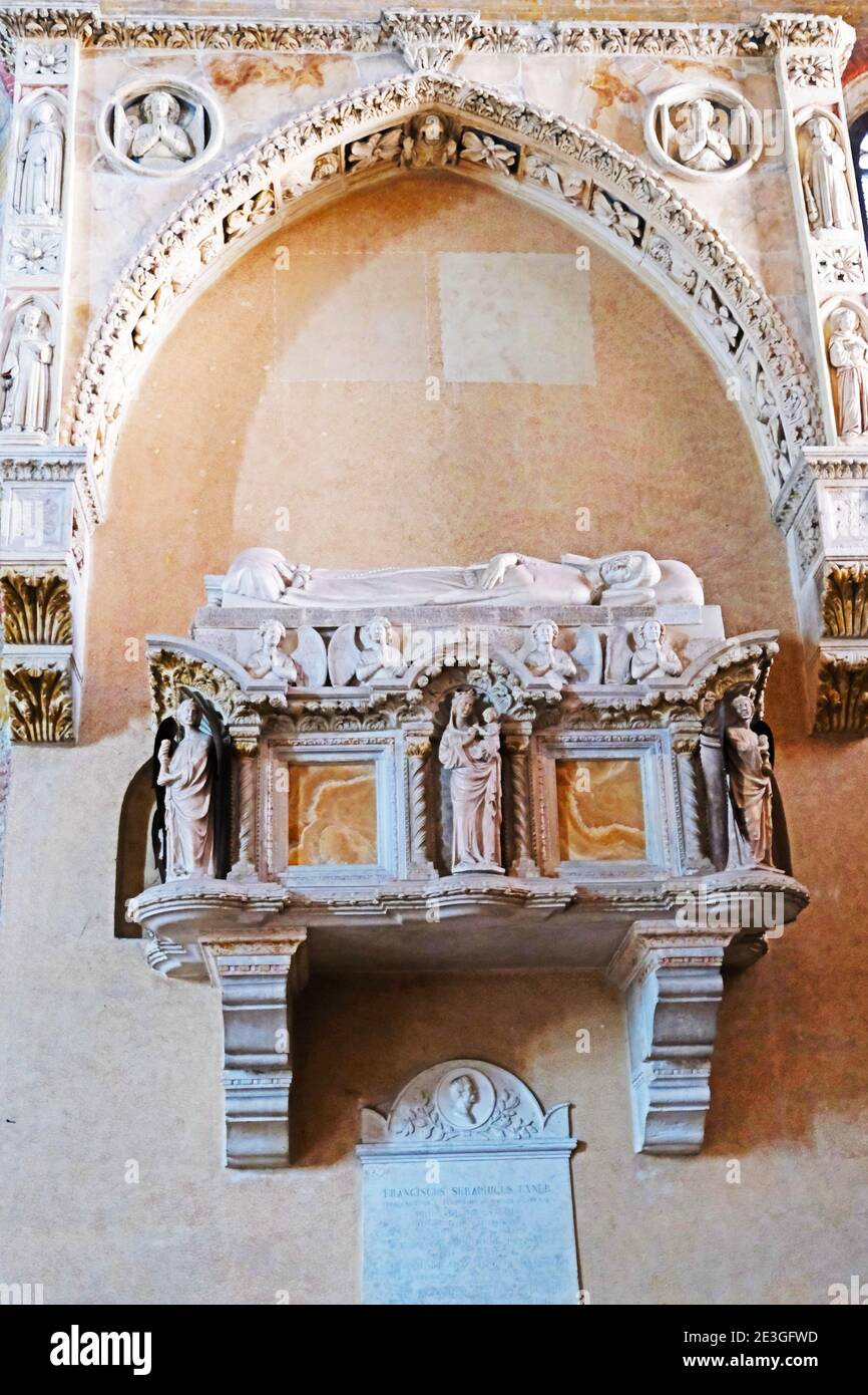 Sarkophag von Umbertino da Carrara in der Kirche des Eremitani in Padua Italien Stockfoto