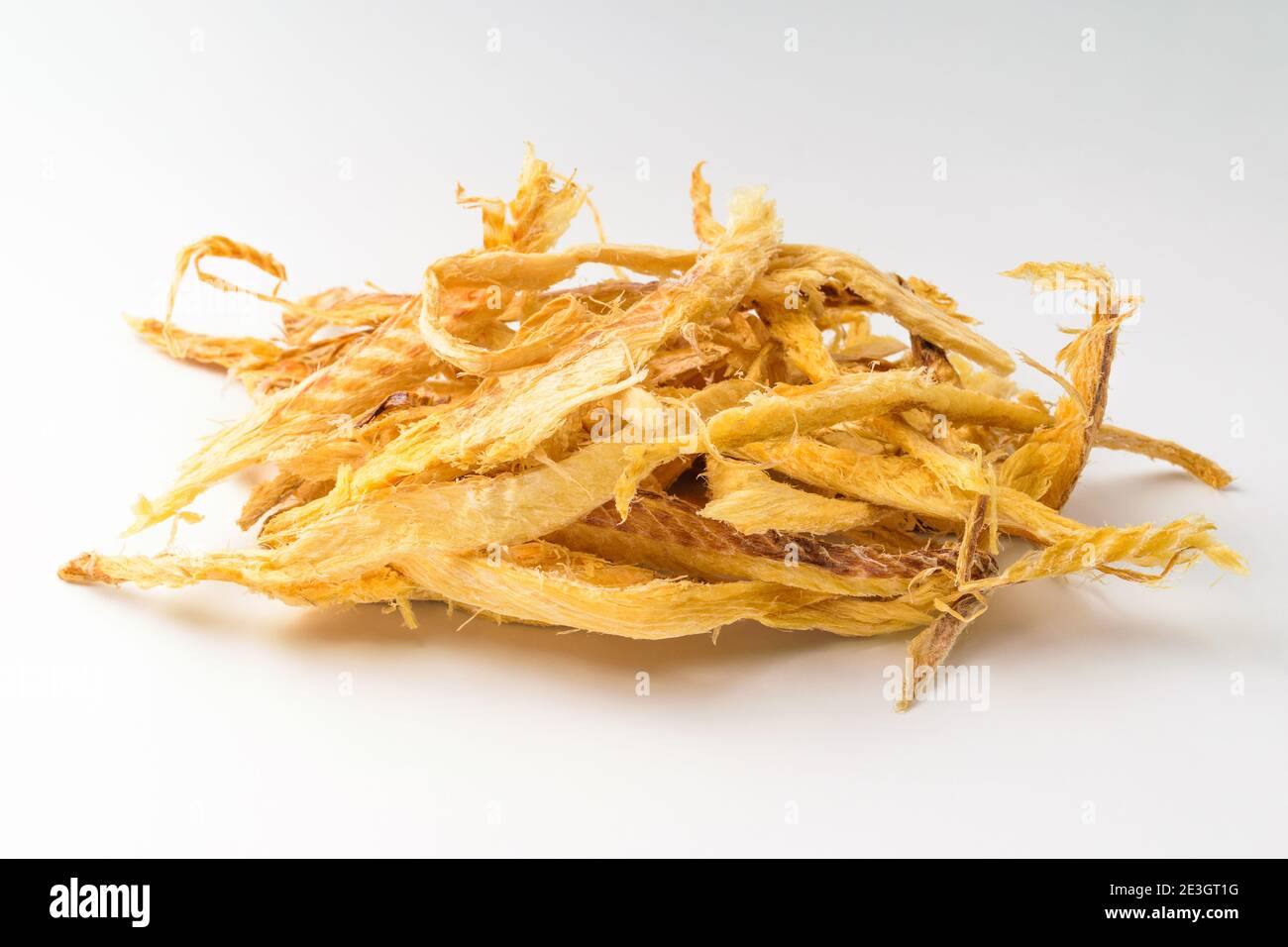 Getrockneter Pollack auf weißem Hintergrund Stockfoto