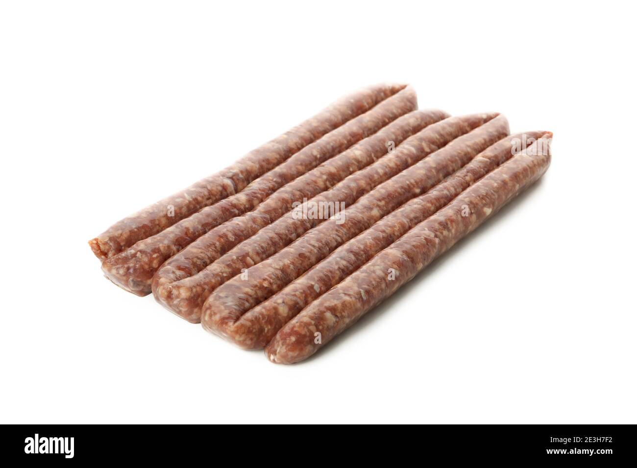 Leckere Rohwürste isoliert auf weißem Hintergrund Stockfoto
