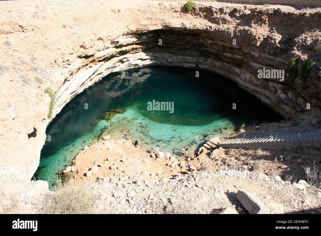 Bimmah Sinkhole, ein Sinkhole, im Kalkstein des östlichen Muscat Governorate im Sultanat Oman Stockfoto