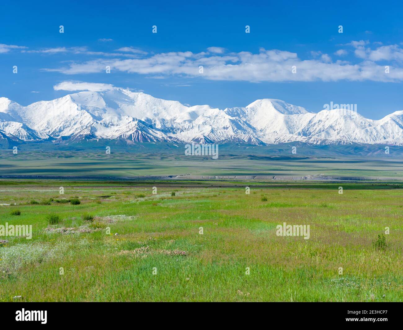 Peak PIK Lenin oder Kulai abu-ali ibn Sino und PIK Dserschinski. ALAJ-Tal vor dem Trans-Allay-Gebirge im Pamir-Gebirge. Asien Stockfoto