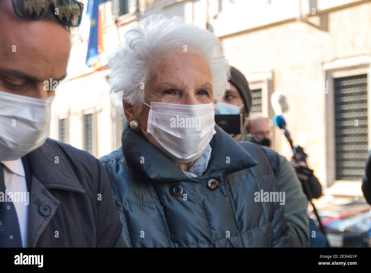 Rom, Italien. Januar 2021. Liliana Segre. Rom, 19/01/2021. Italienische Parlamentsabgeordnete außerhalb des römischen Senats, während der italienische Ministerpräsident Giuseppe Conte die Kammer um ein Vertrauensvotum bittet, um die italienische Regierung nach dem Abtreten der beiden Kabinettsminister der winzigen Partei Italia Viva (Italien am Leben) zu retten, angeführt vom ehemaligen italienischen Premierminister Matteo Renzi. Kredit: LSF Foto/Alamy Live Nachrichten Stockfoto