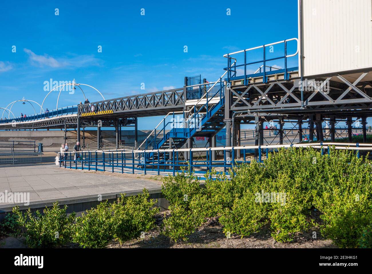 Southport Seafront & Promenade, Ocean Plaza, Ramada Hotel, Bliss Hotel, Genting Casino, Marine Lake, Marine Way Bridge, Pier, Funland, Pleasureland Stockfoto