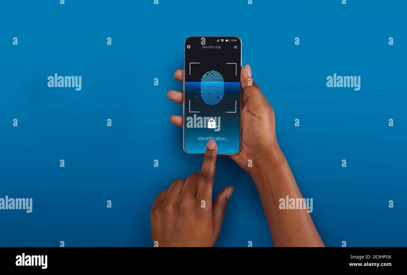 Unkenntlich Frau Scannen Fingerabdruck Mit Smartphone Über Blauem Hintergrund, Collage Stockfoto