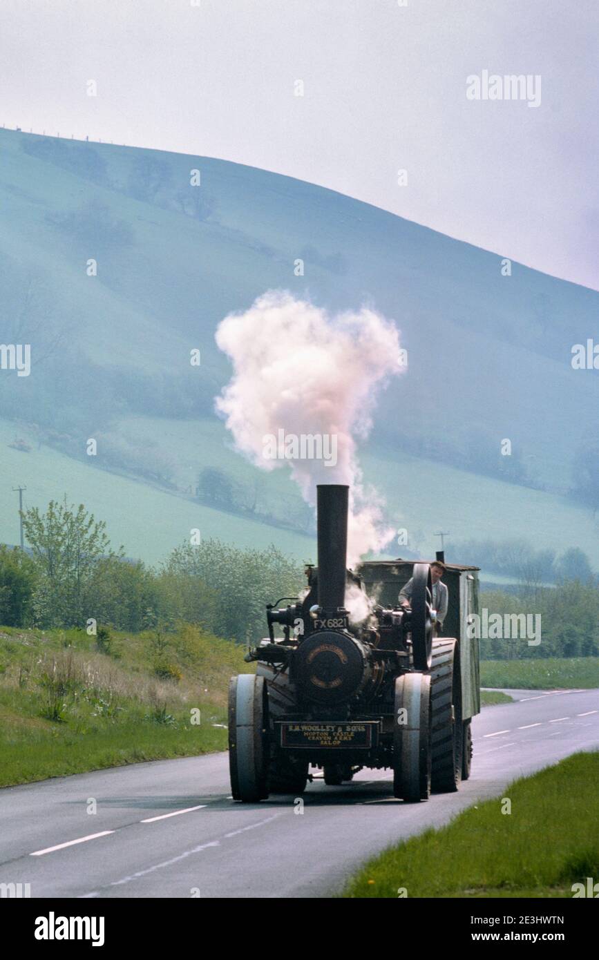 John Fowler und Company of Leeds Dampf Zugmaschine circa 1920 auf einer öffentlichen Straße Stockfoto