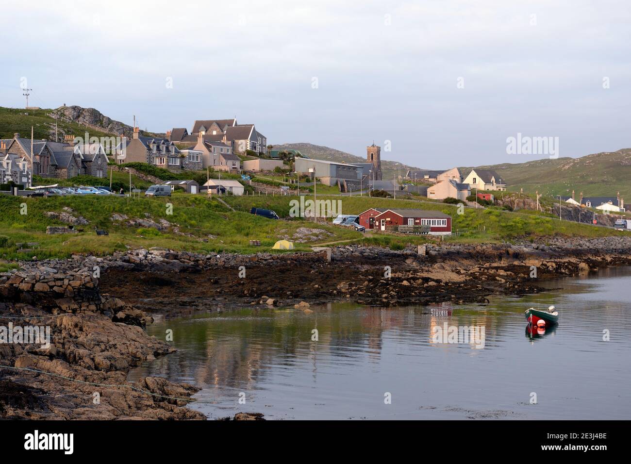 Dorfszene von Castlebay, Isle of Barra, Äußere hebriden, Schottland, Großbritannien, Europa Stockfoto