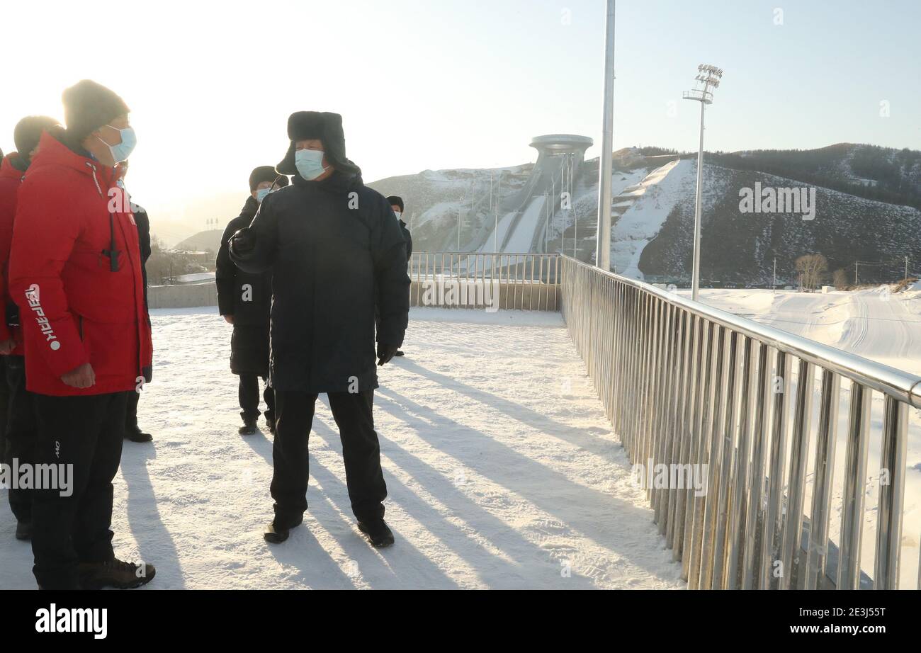 Zhangjiakou, China, 19. Januar 2021:der chinesische Präsident Xi Jinping, ebenfalls Generalsekretär des Zentralkomitees der Kommunistischen Partei Chinas und Vorsitzender der Zentralen Militärkommission, inspiziert das Nationale Biathlon-Zentrum in Zhangjiakou, der nordchinesischen Provinz Hebei. Stockfoto