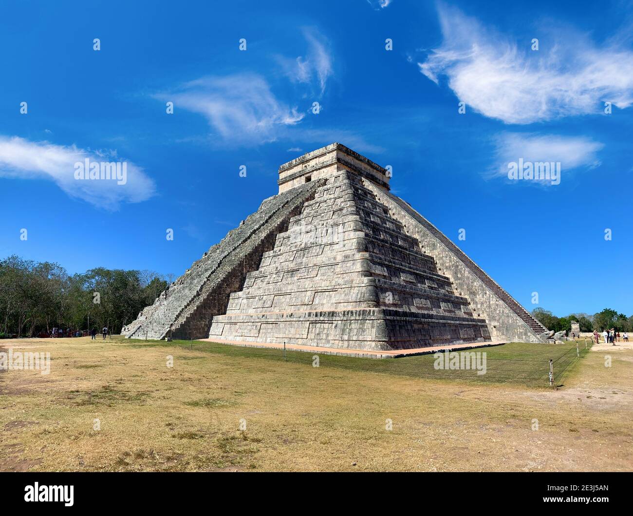 Pyramide El Castillo in den antiken maya-Ruinen von Chichen Itza, Halbinsel Yucatan, Mexiko Stockfoto
