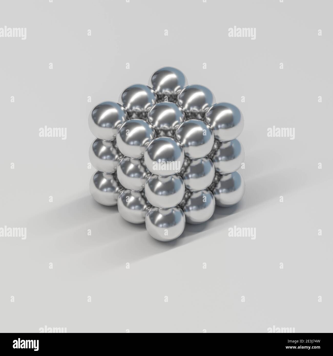 würfel aus Stahl Chrom Kugeln auf weißem Hintergrund 3d Darstellung rendern Stockfoto