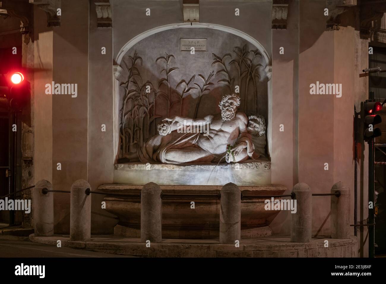 Fluss Aniene Brunnen von Quattro Fontane (die vier Brunnen) bei Nacht in der Stadt Rom, Italien, 16. Jahrhundert spätRenaissance Kunstwerk Stockfoto