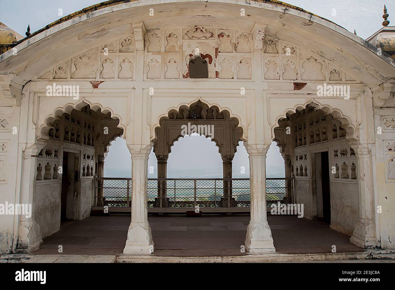 Agra Castle, Uttar Pradesh, Indien außerhalb von Jahangiri Mahal. Stockfoto