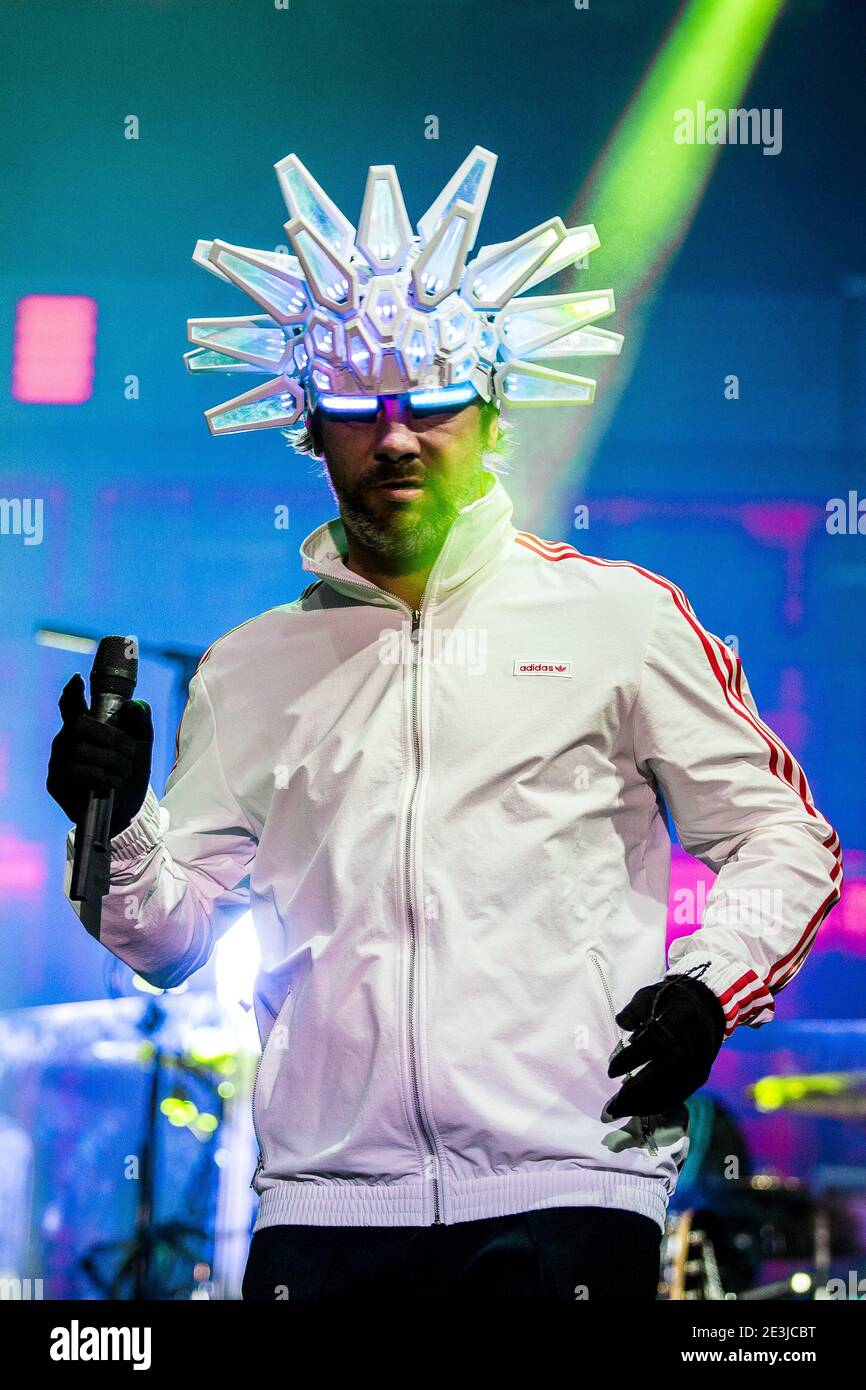 Skanderborg, Dänemark. August 2017. Die britische Funk-Band Jamiroquai spielt ein Live-Konzert während des dänischen Musikfestivals SmukFest 2017 in Skanderborg. Hier ist Sänger und Songwriter Jay Kay live auf der Bühne zu sehen. (Foto: Gonzales Photo - Lasse Lagoni). Stockfoto