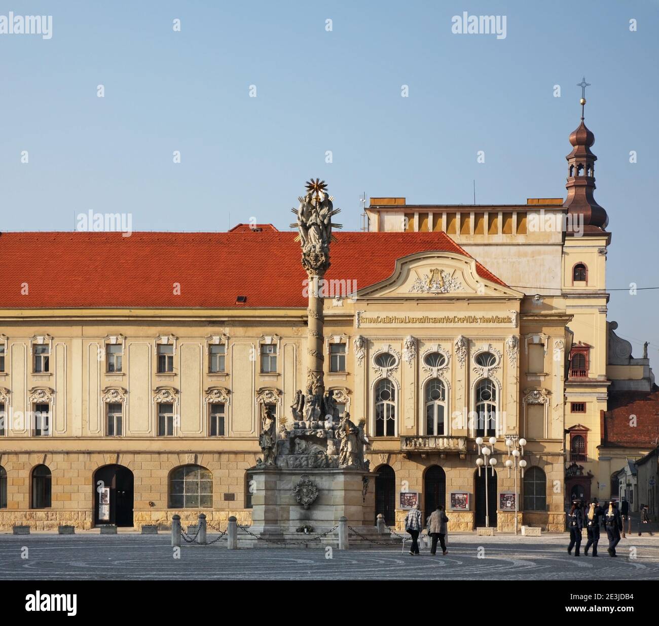 Pestsäule auf Holy Trinity Square in Trnava. Slowakei Stockfoto