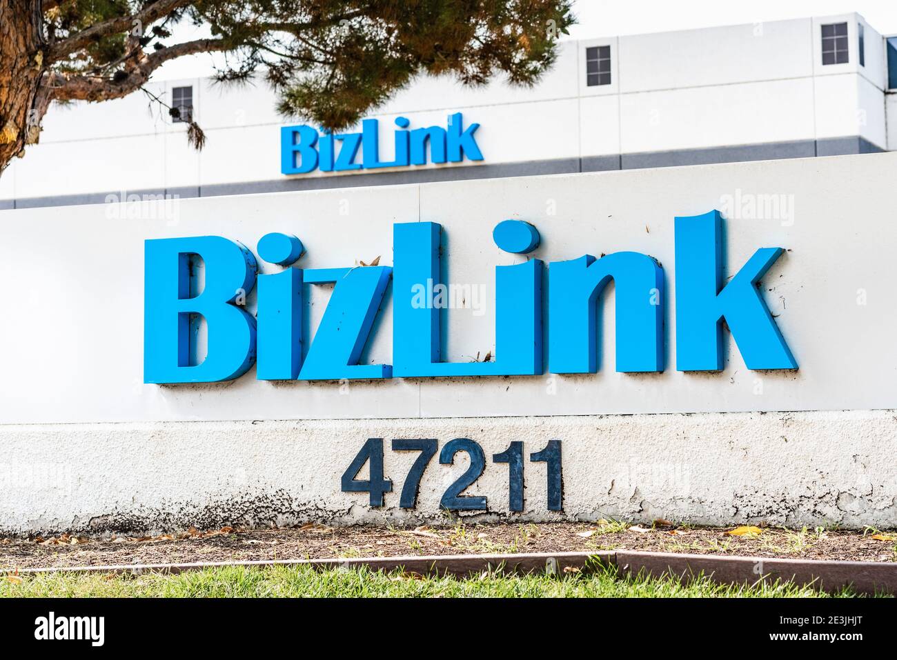 Sep 17, 2020 Fremont / CA / USA - BizLink Logo am Hauptsitz im Silicon Valley bietet BizLink Holding Inc. Verbindungslösungen an Stockfoto