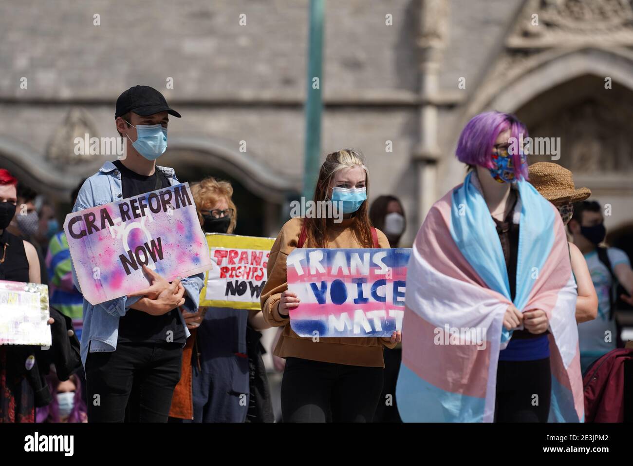 Plymouth, Großbritannien. Juli 2020. Trans-Leben-Materie Protest auf dem Bürgerplatz, im Zentrum der Stadt. Stockfoto