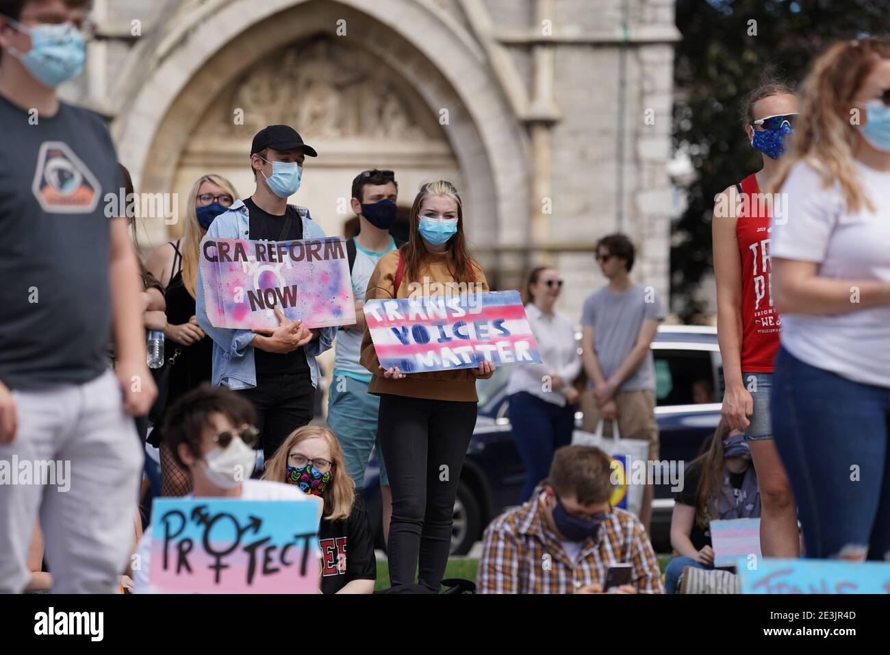 Plymouth, Großbritannien. Juli 2020. Trans-Leben-Materie Protest auf dem Bürgerplatz, im Zentrum der Stadt. Stockfoto