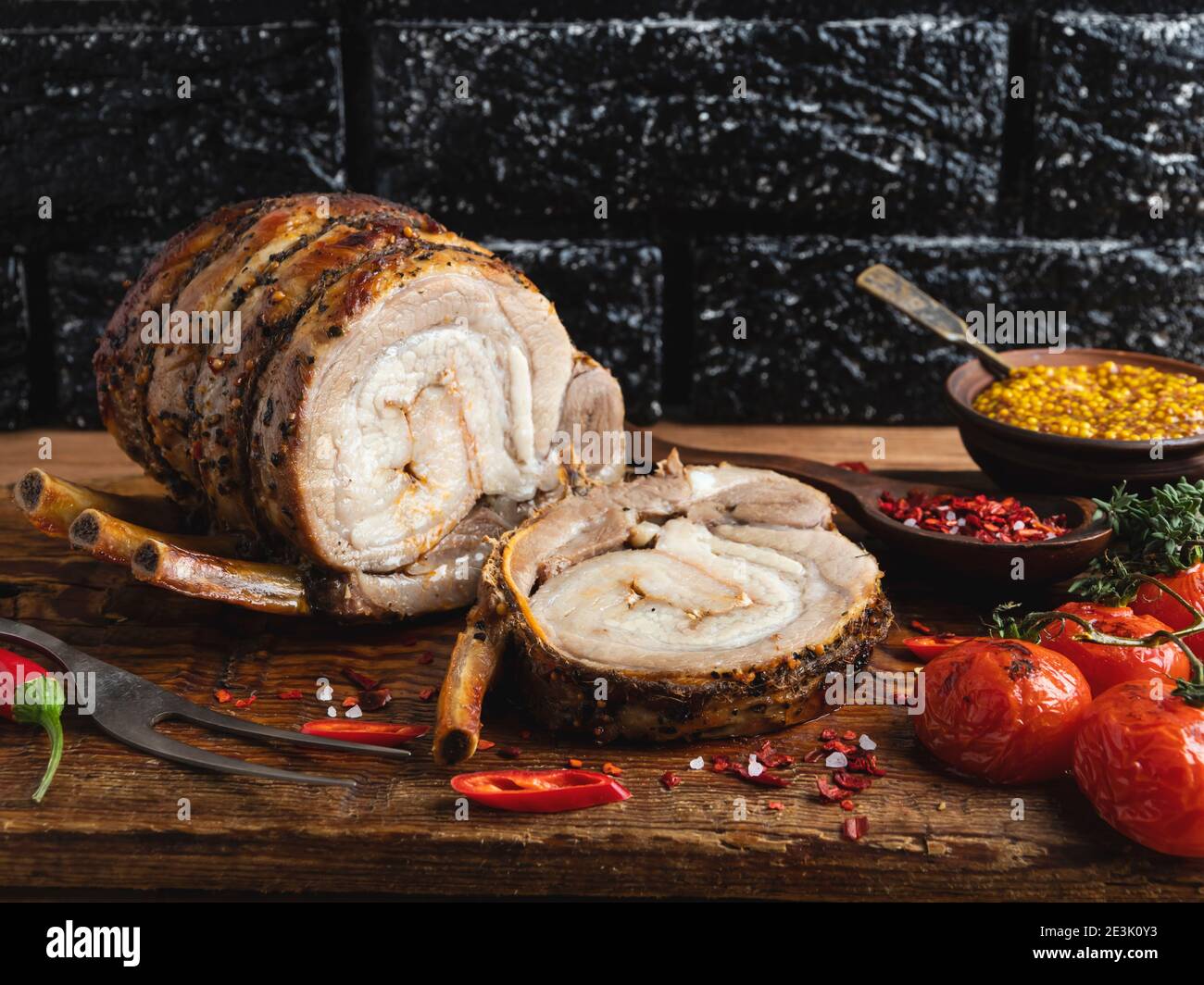 Rolled Cooking Cut Roastbeef Rump, Schweinefleisch, Lamm, Fleischrolle, Gewürze, close up Stockfoto